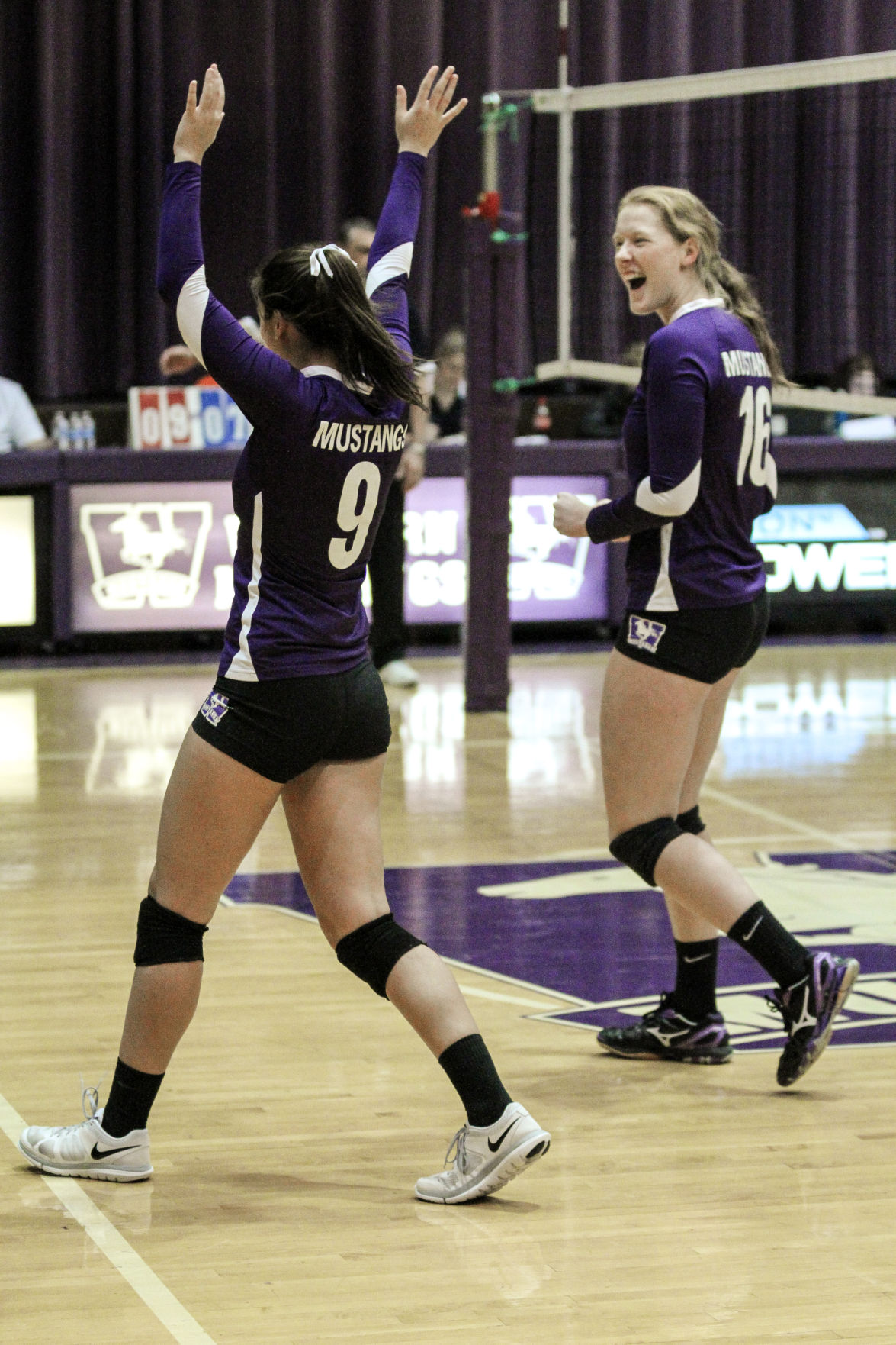 UWOVolleyball-7.jpg